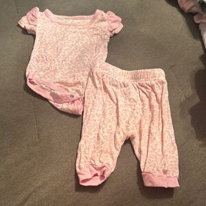Milkberry bamboo pink leopard two piece set sis 0-3 month